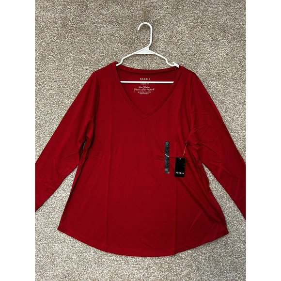 Torrid Classic Fit Jester Red Long Sleeve Girlfriend Tee Shirt Size 1XL - Picture 1 of 7